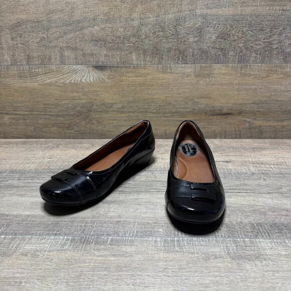 Clarks Artisan Black Patent Leather Low Wedge Slip On Shoes Women's Size 8.5 - Picture 1 of 7